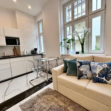 Apartman The Canvas Corner, 200 M Beach 350 M Monte Cassino *