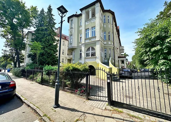 The Canvas Corner, 200 M Beach 350 M Monte Cassino Сопот