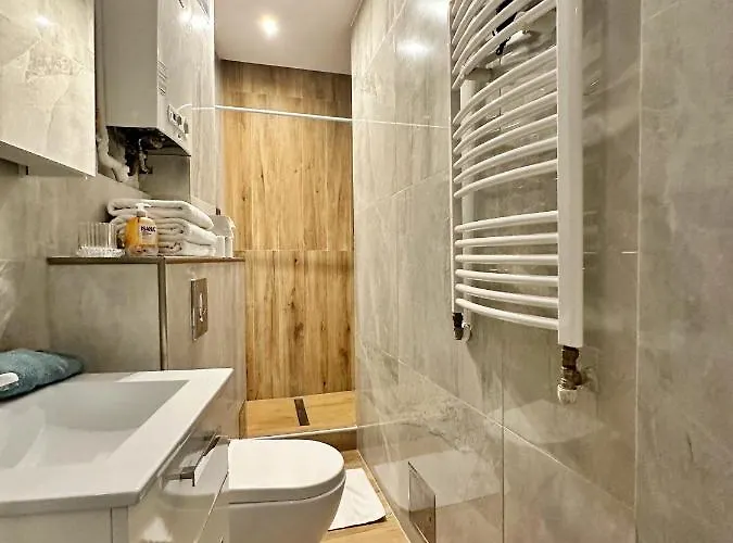 Апартаменты The Canvas Corner, 200 M Beach 350 M Monte Cassino Сопот