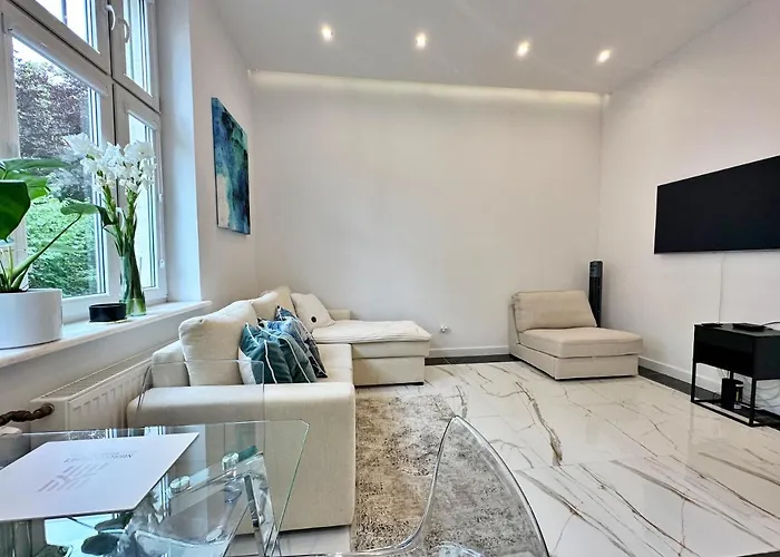 The Canvas Corner, 200 M Beach 350 M Monte Cassino Сопот